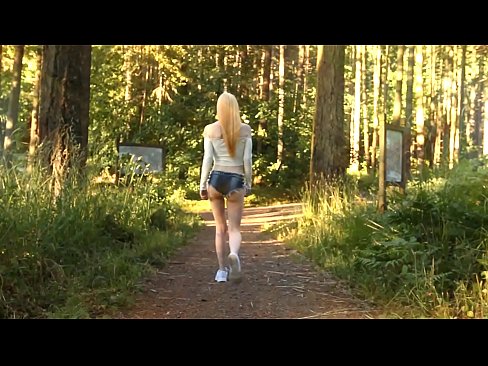 ❤️ Vacker kvinna rör sig långsamt, inte nakenvideo Pornvideo at sv.libporno.ru ❌