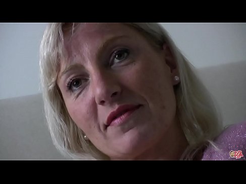❤️ Mamman vi alla knullade ... Damen, uppför dig! Pornvideo at sv.libporno.ru ❌