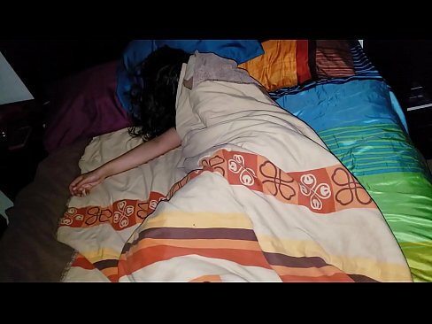 ❤️ Styvbarn som skäller ut sin unga styvmor medan hon sover. Pornvideo at sv.libporno.ru ❌